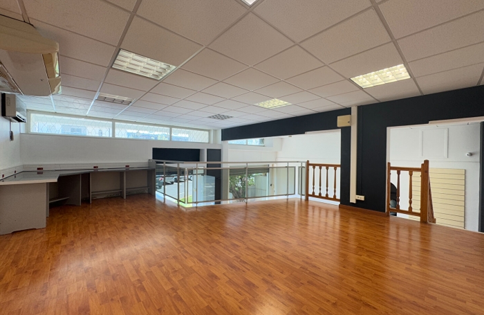 Location Local commercial 101.27m² Saint Denis