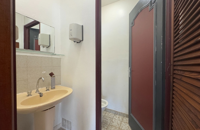 Location Local commercial 101.27m² Saint Denis