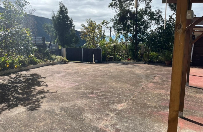 Lot de 2 biens maison plus local commerce à La Plaine des Palmistes