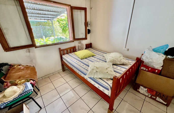 SAINT JOSEPH 97480 - MAISON DE PLAIN PIED - HABITABLE - SECTEUR PRISE