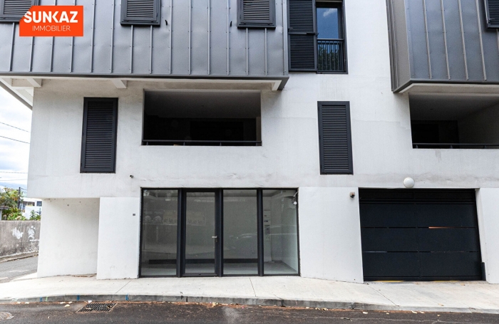 Vente Local commercial 18.56m² Saint-Pierre