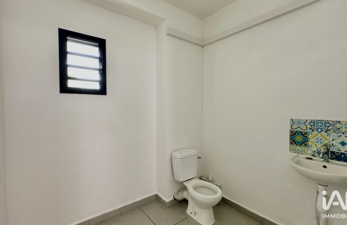 Location Fonds de commerce 40m&sup2; Rivière Saint Louis