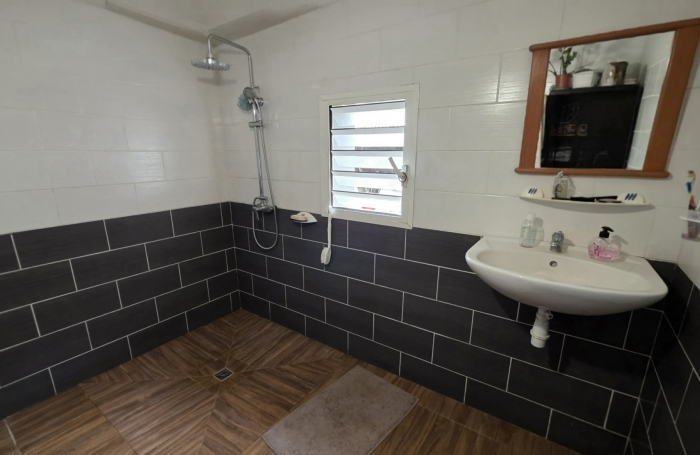 SAINT JOSEPH 97480 - MAISON F3 DE PLAIN PIED - GARAGE - SECTEUR VERDOYANT