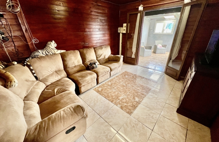 TAMPON 97430 - MAISON F4/5 À ÉTAGE - A RAFRAÎCHIR - QUARTIER VERDOYANT