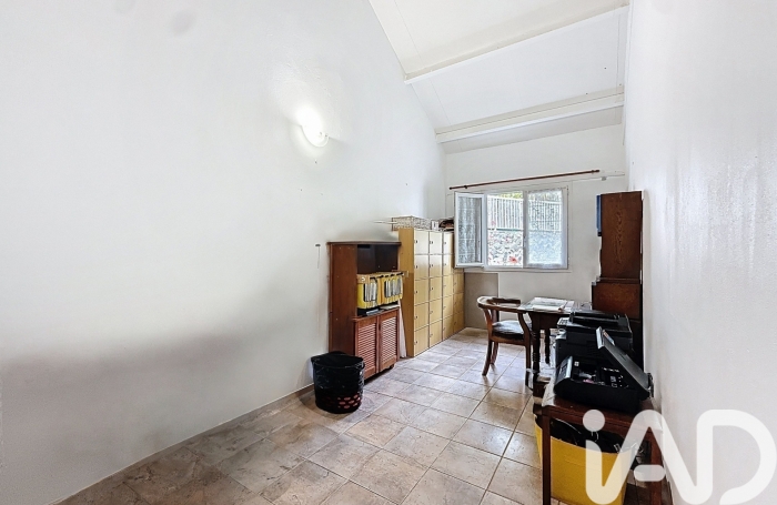 Vente Divers 185m&sup2; 5 pi&#232;ces Sainte Marie