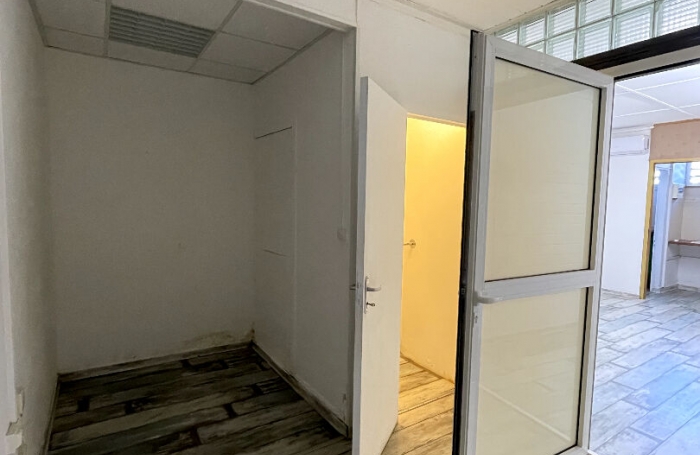 Location Local commercial 43m&sup2; 1 pi&egrave;ce Saint-Pierre