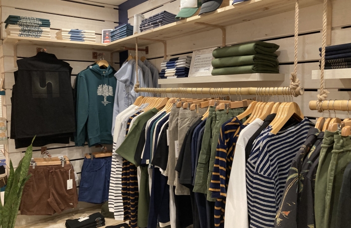 Fonds de commerce prêt-à-porter - Emplacement premium à Saint-Paul