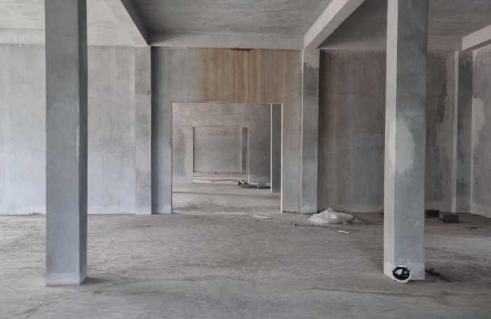 Location Local commercial 300m&sup2; 1 pi&#232;ce Sainte Suzanne