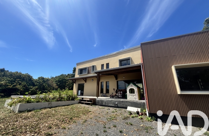 Vente Divers 140m&sup2; 4 pi&#232;ces Saint-Pierre