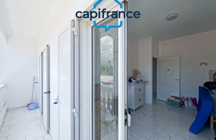 Vente Appartement 73m&sup2; 3 pi&#232;ces Sainte Suzanne