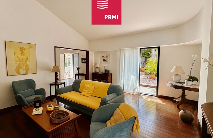 Vente Maison 167m&sup2; 6 pi&egrave;ces Saint Gilles les Bains