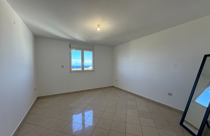 Location Maison 305.12m² 8 pièces Saint Denis