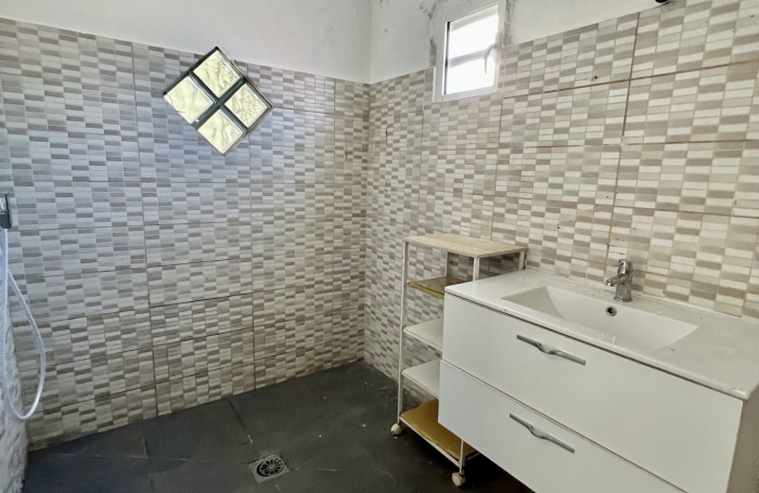 SAINT JOSEPH 97480 - VILLA &Agrave; &Eacute;TAGE - BEAUX VOLUMES - MAGNIFIQUE VUE MER - PROCHE ETABLISSEMENTS SCOLAIRE