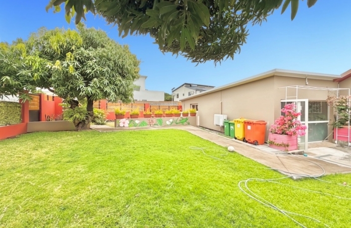 Location Bureaux 201m&sup2; 1 pi&#232;ce Rivière Saint Louis