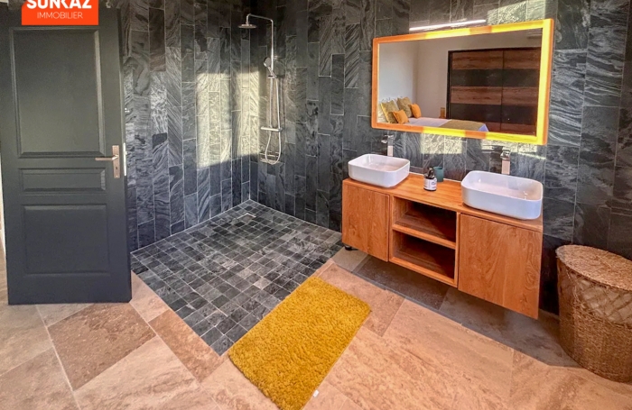 Location Appartement 120m² 5 pièces Saint-Pierre