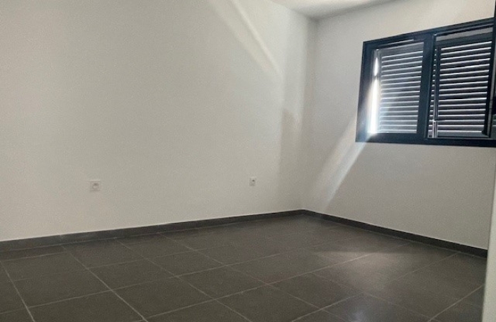 T2  PRESQUE NEUF  VUE MER GRANDE MONTEE  STE MARIE SOUMIS A CONDITIONS DE RESSOURCES