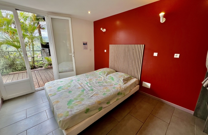 ENTRE DEUX 97414 - MAISON À ÉTAGE - BEAUX VOLUMES - PISCINE - BELLE VUE