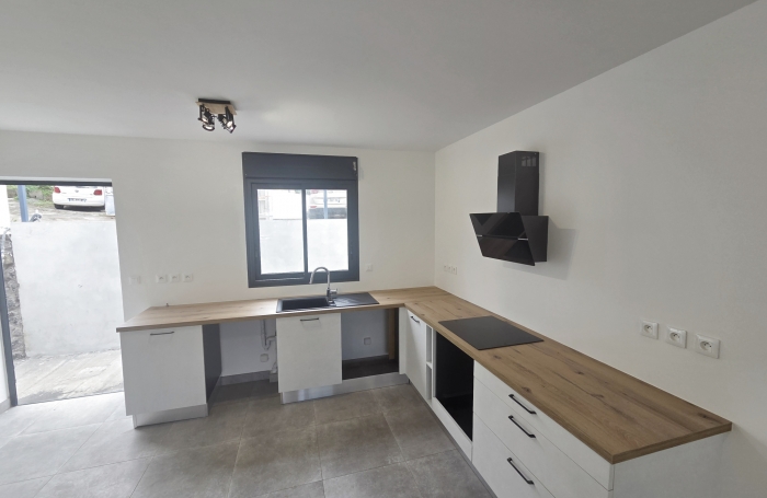 A louer villa F4 neuve St Gilles les Hauts