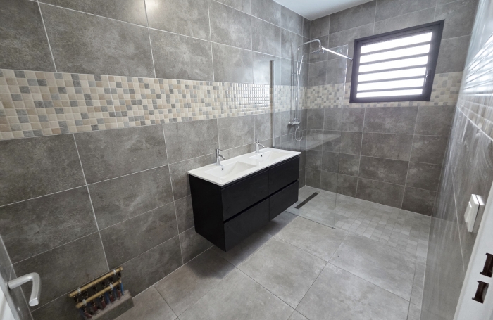 A louer villa F4 neuve St Gilles les Hauts