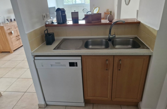 &Agrave; Saint-Denis, appartement meubl&eacute;  &agrave; louer pour famille avec enfant