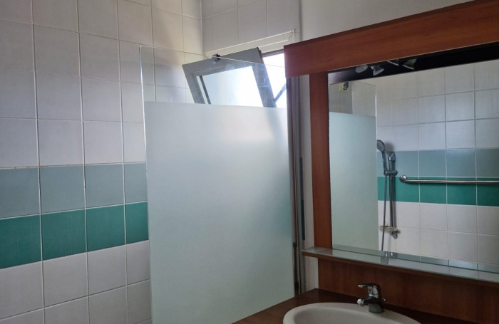 &Agrave; Saint-Denis, appartement meubl&eacute;  &agrave; louer pour famille avec enfant