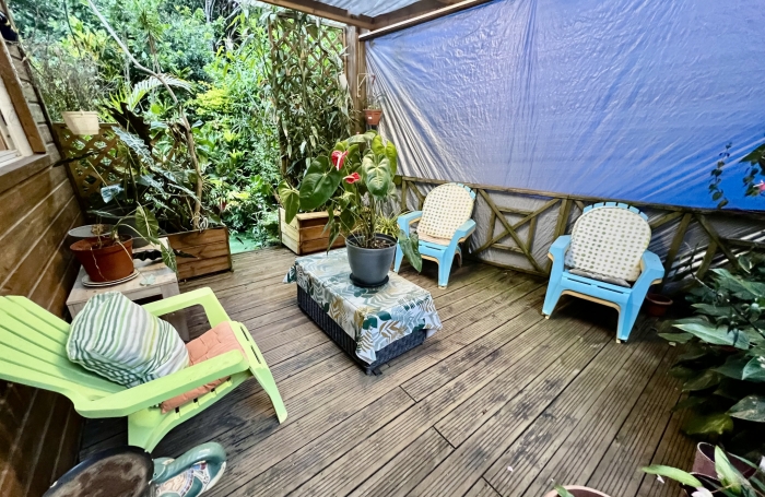 PETITE ILE 97429 - MAISON F5 LUMINEUSE - A ETAGE - VASTE TERRAIN - AU CALME