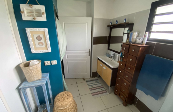 Vente Appartement 65.57m&sup2; 3 pièces Saint Gilles les Bains