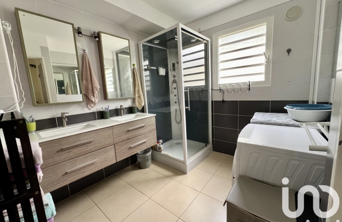 Vente Appartement 88m&sup2; 4 pièces Sainte Suzanne