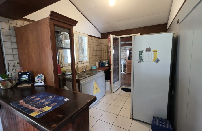 SAINT JOSEPH 97480 - MAISON ENTRETENUE - LUMINEUSE - PLAIN PIED - TERRAIN PLAT - PROCHE COMMODITES