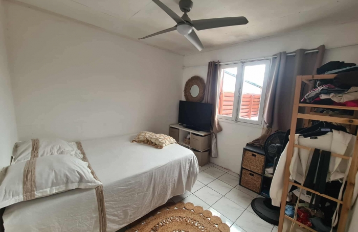 SAINT PHILIPPE 97442 - MAISON PARFAITEMENT ENTRETENUE - TERRASSE COUVERTE - QUARTIER FACILE D'ACCES