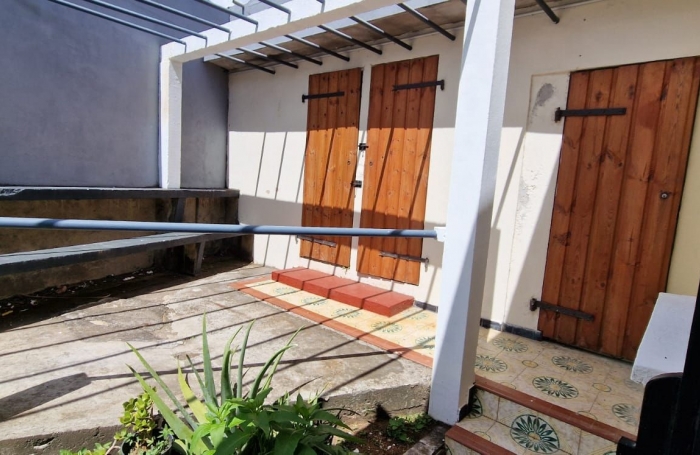 VILLA F4 MEUBLEE A PETITE ILE - VUE MER DISPONIBLE DE SUITE - A LOUER -