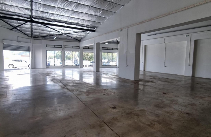 Location Local commercial 97450