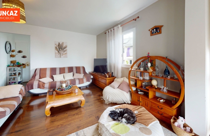 Vente Appartement 95.35m&sup2; 4 pi&egrave;ces Saint Gilles Les Hauts