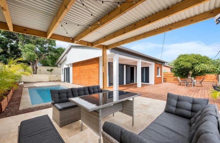 Vente Maison 130m&sup2; 4 pièces Saint Gilles les Bains