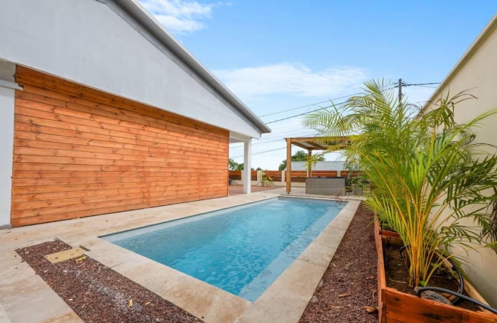 Vente Maison 130m&sup2; 4 pièces Saint Gilles les Bains