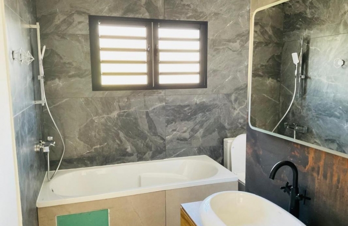 Vente Maison 122m&sup2; 5 pièces Saint Gilles les Bains