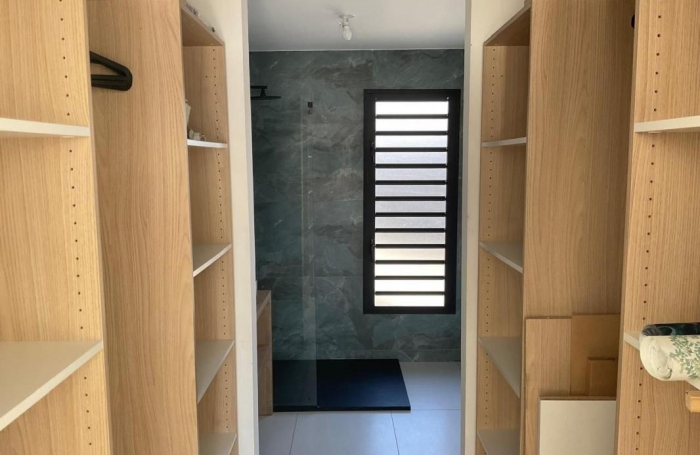 Vente Maison 122m&sup2; 5 pièces Saint Gilles les Bains