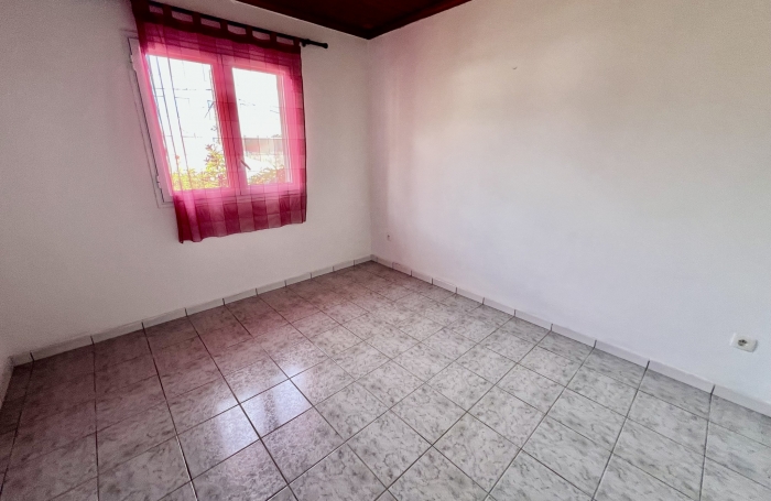 PETITE ILE 97429 - VILLA DE PLAIN PIED - HABITABLE DE SUITE - GARAGE - FACILE D'ACCES