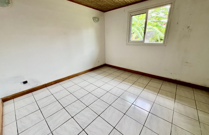 PETITE ILE 97429 - VILLA F4 EN PARFAIT ETAT - BEAUX VOLUMES - QUARTIER PRISE - FACILE D'ACCES