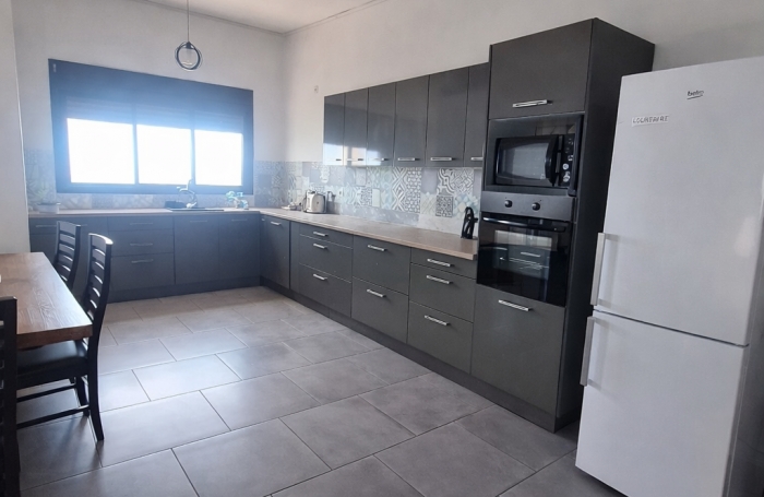 Vente Divers 200m&sup2; 7 pièces La Possession