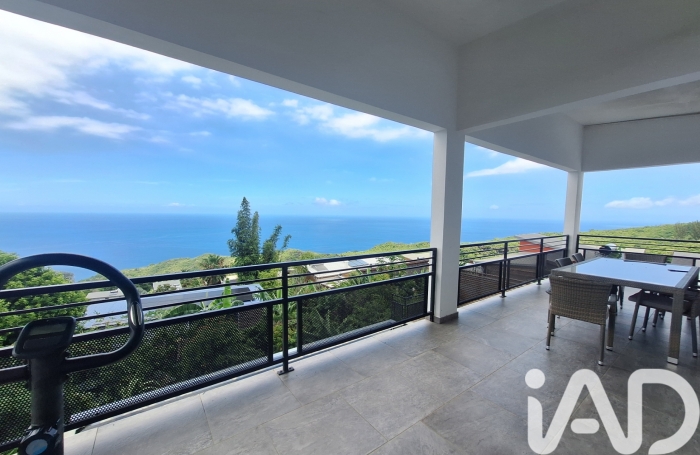 Vente Divers 200m&sup2; 7 pièces La Possession