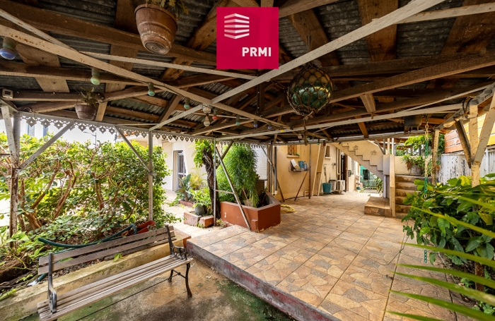 Vente Local commercial 143.22m&sup2; 6 pi&egrave;ces Saint Denis