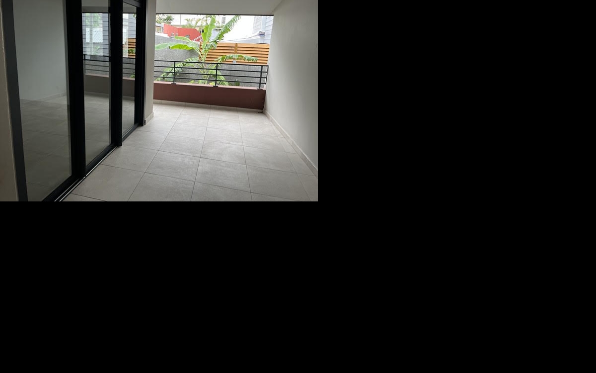 ST LEU CENTRE T2 BELLE TERRASSE