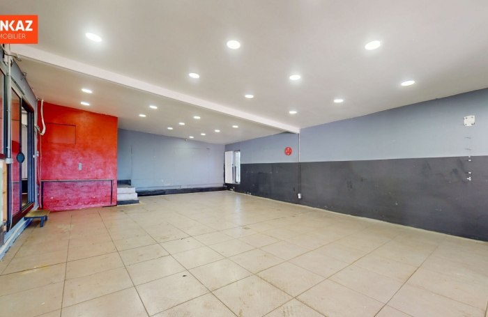 Location Local commercial 120m&sup2; 1 pi&egrave;ce Saint-Pierre