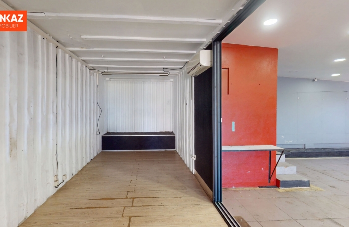 Location Local commercial 120m&sup2; 1 pi&egrave;ce Saint-Pierre