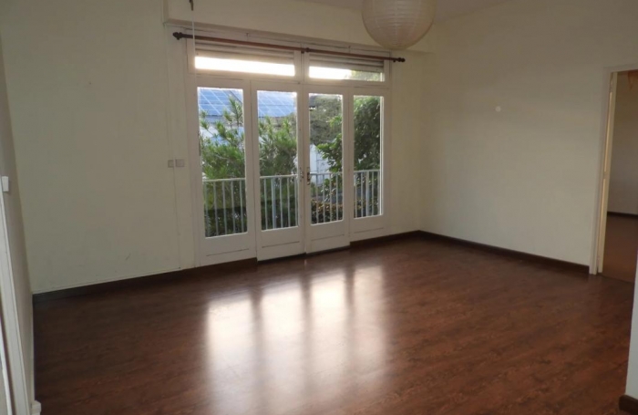 Location Appartement 100m&sup2; 4 pièces Sainte Suzanne