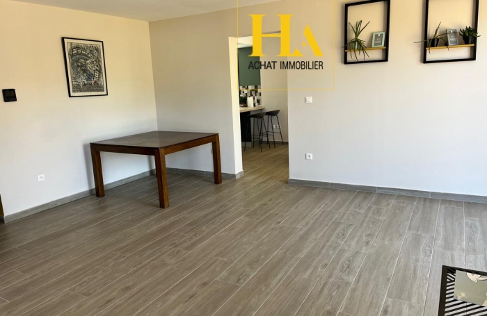 Vente Maison 106m&sup2; 5 pi&egrave;ces Saint Gilles Les Hauts