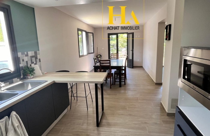 Vente Maison 106m&sup2; 5 pi&egrave;ces Saint Gilles Les Hauts