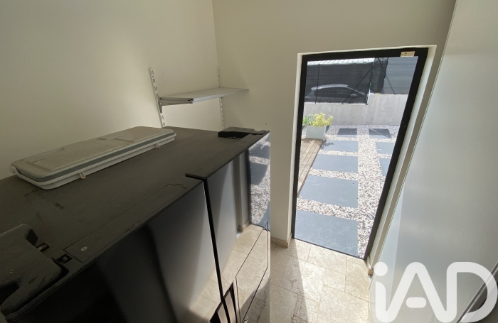 Location Divers 102m&sup2; 4 pièces Etang-Sale