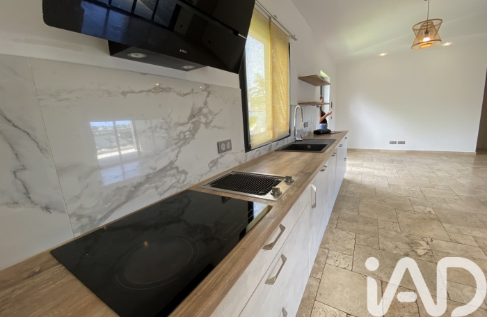 Location Divers 102m&sup2; 4 pièces Etang-Sale